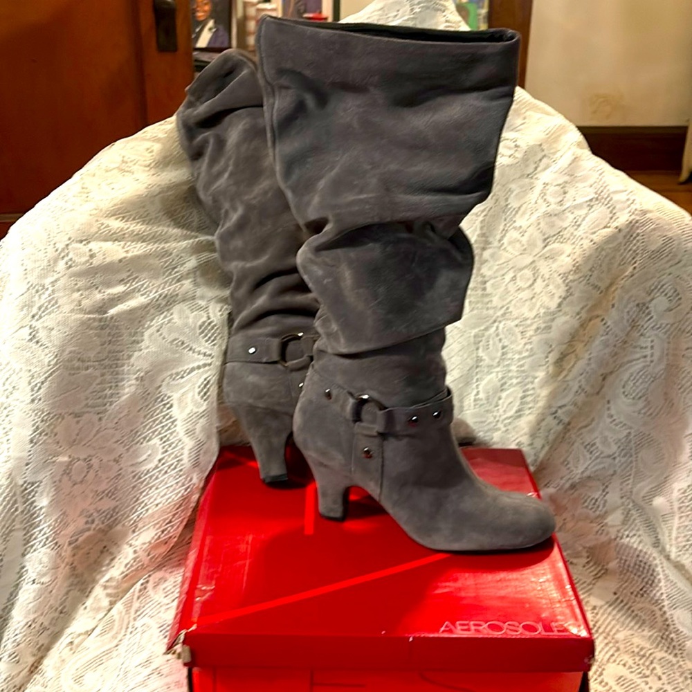Side 10.5 Women stylish Suede Aerosoles  Knee High